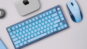 CORSAIR、新色Gracier BlueとFrostを追加した無線ゲーミングキーボード「K65 PLUS WIRELESS」および「M75 WIRELESS」発表